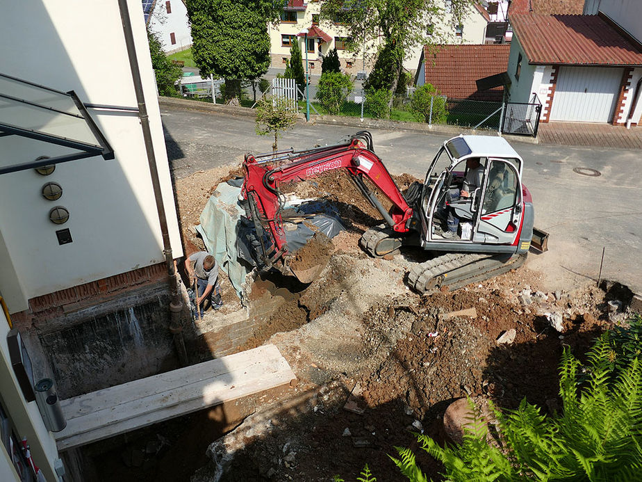 Neugestaltung Eingangsbereich des Gemeindezentrums (Foto: Karl-Franz Thiede))